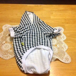 Houndstooth Fleece Lined Hoodie Black and White Size Large Drooling Dog